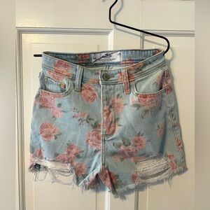 Hollister Size 1 light wash floral Jean Shorts